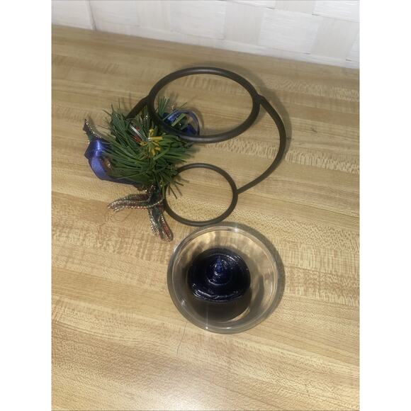 House of Lloyd Christmas Around The World Royal Delight Candle Holder 4” Tall - Picture 8 of 8